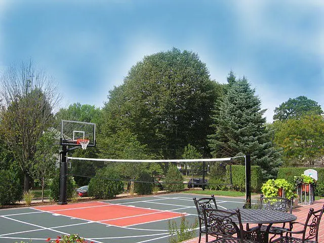 Award-winning Bender residence Backyard Sports Center near Brucemore